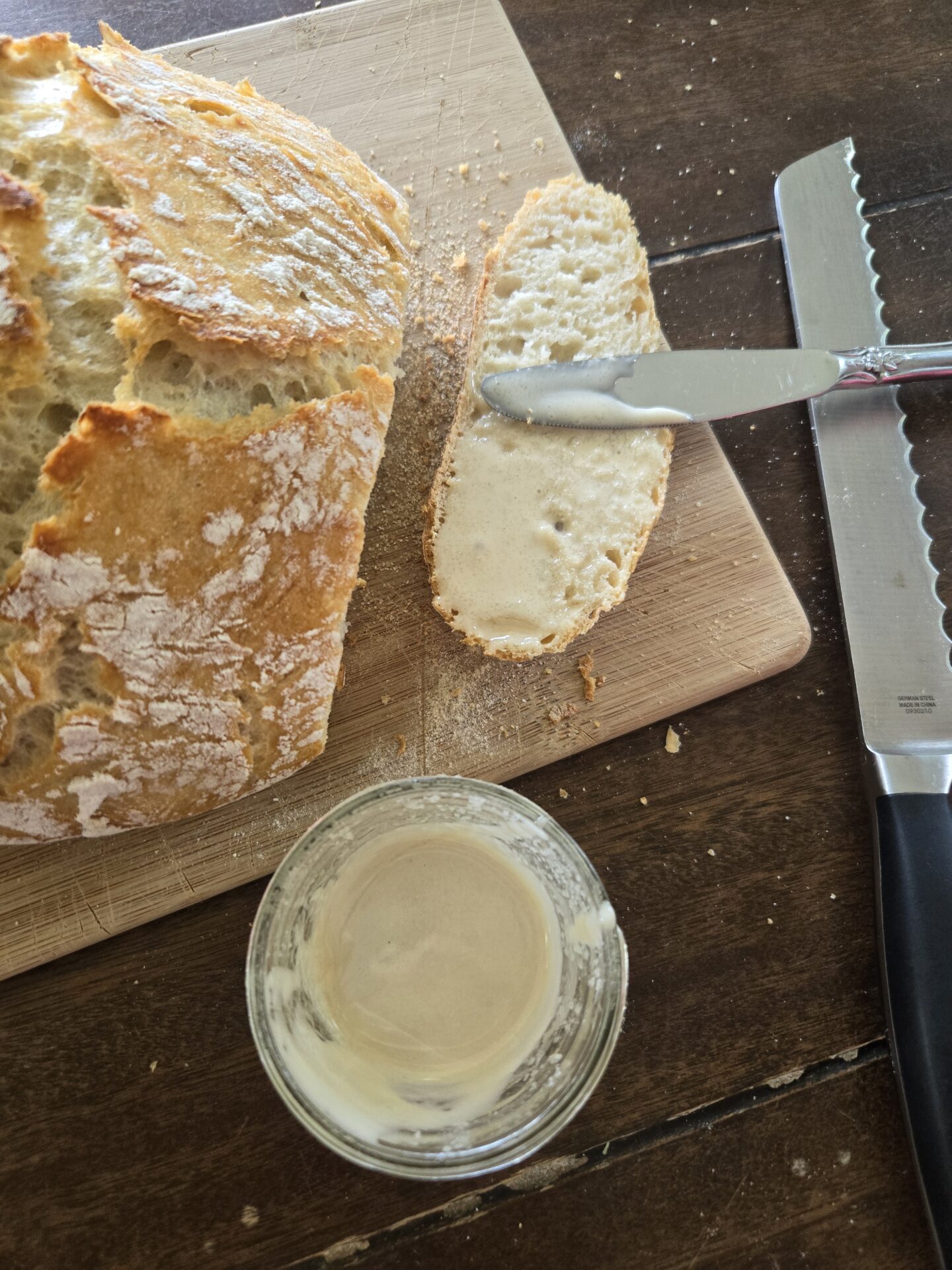 Bread with whipped honey.