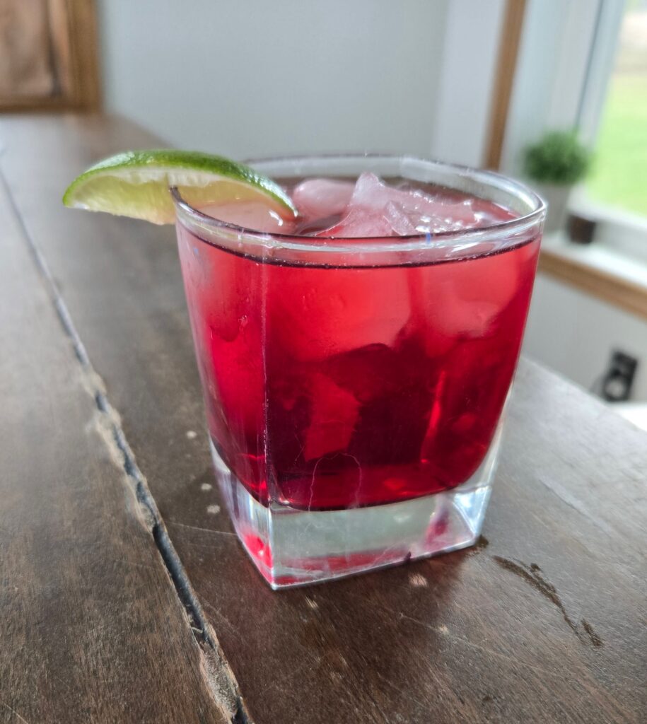 Gin and cranberry juice cocktail.