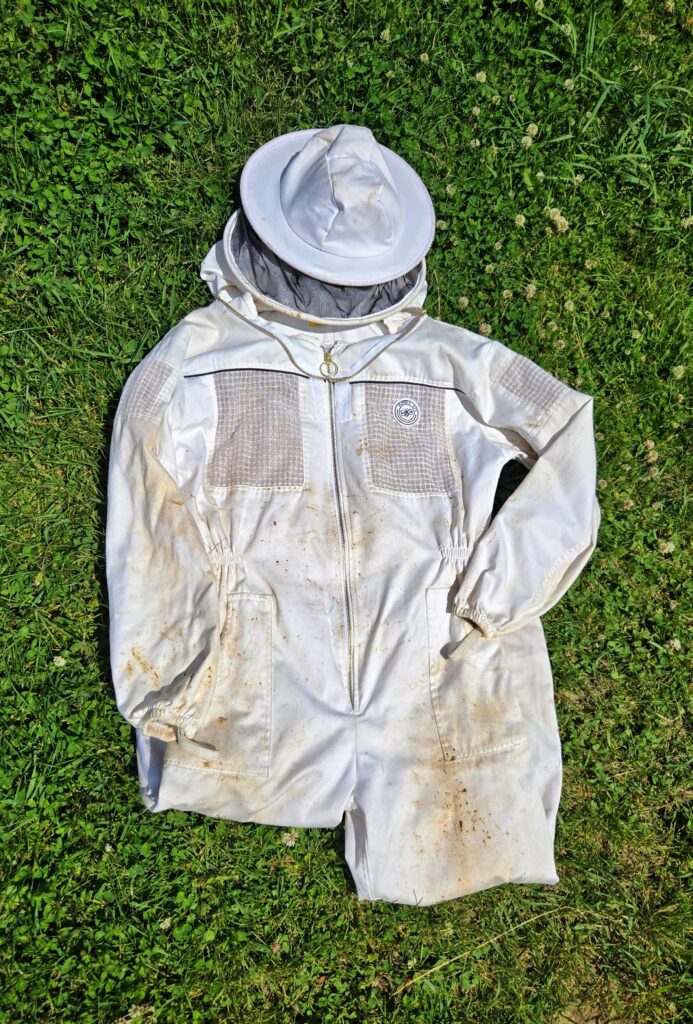 How to wash a bee suit by hand, the result.